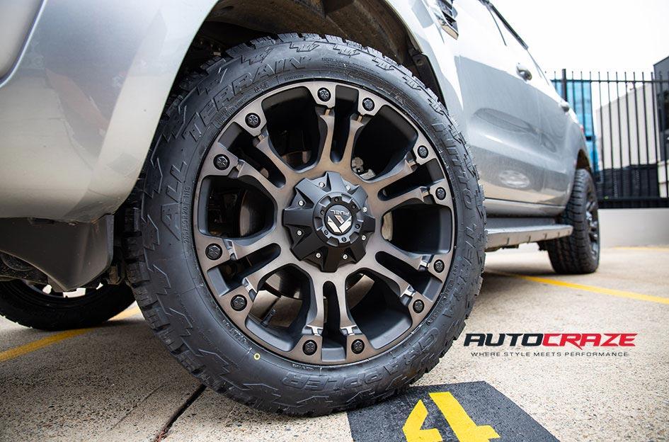 FORD EVEREST VAPOR BLACK MACHINED WITH DARK TINT